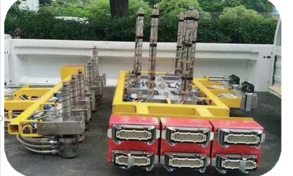 针阀式油缸控制技术应对熔接痕与表面黑点难题